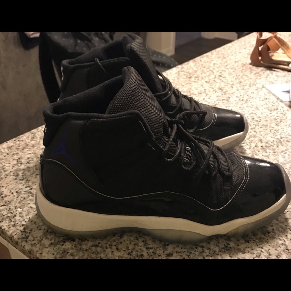 Space jam Jordan’s - Picture 1 of 2